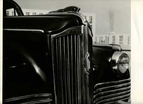 Шесть фотографий автомобилей ГАЗ-М1, ЗИС-101, ЗИС-110. [Середина 1970-х гг.].